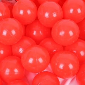 Großhandel 5,5 cm 6cm 7cm 8cm dunkelrote Plastik kugel gruben bälle für Kinder