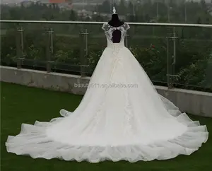 दुल्हन महिलाओं सुरुचिपूर्ण फूल टूटू गाउन बनाया नमूना फीता Sweethear प्लस आकार मुस्लिम शादी की पोशाक लंबी पूंछ ब्राइडल गाउन