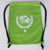Sac à cordon recyclable fabriqué en Chine, sac d'emballage personnalisé avec logo, design durable et réutilisable, matériau polyester/nylon