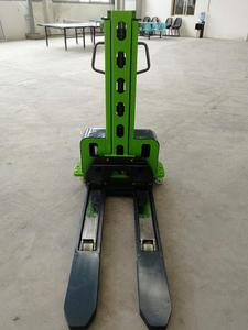 Apilador estilo Innolift de Servicio Ligero alimentado por batería de 500Kg Precio para distribuidor - Product Image 4