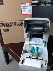 Imprimante d'étiquettes directe à transfert thermique Zebra <span class=keywords><strong>GK888T</strong></span> - Product Image 4