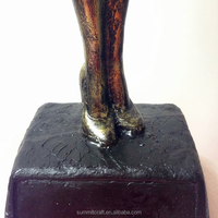 Résine personnalisée Antique Bronze Bikini Statues féminines trophée de musculation