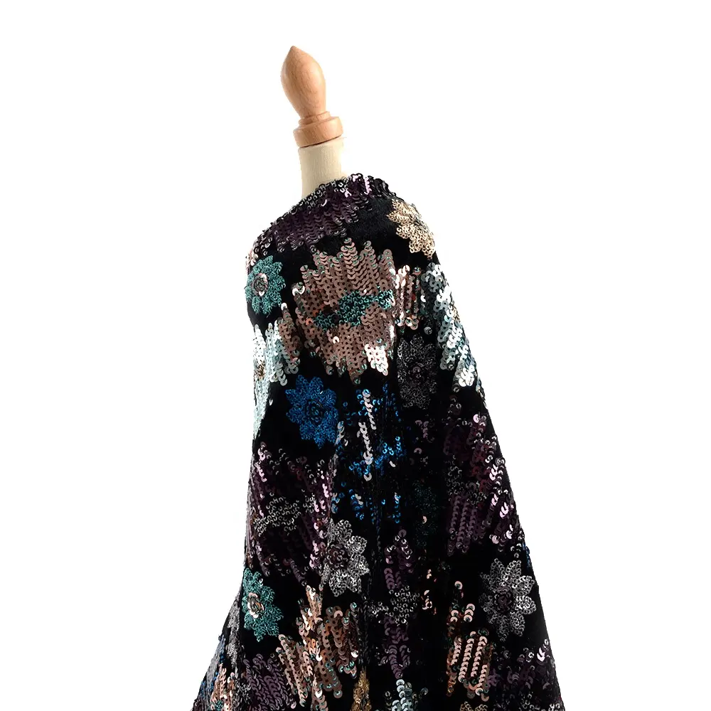 En gros 100% polyester broderie de paillettes à tricoter tissu de velours brillant pour la robe