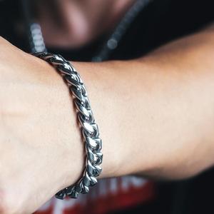 Hip Hop Bijoux Hommes Main Chaîne En Acier Inoxydable Bracelet 10mm 7.5 pouces Bracelet Cubain En Acier Inoxydable 316l Homme Miami Lien Bracelet - Product Image 2