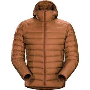 De alta calidad y bajo costo notable suave de moda al aire libre con capucha hombres pato abajo chaqueta invierno