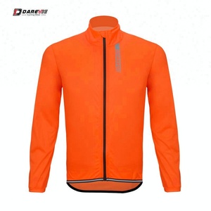 Article professionnel personnalisé Darevie Vestes de <span class=keywords><strong>pluie</strong></span> réfléchissantes de <span class=keywords><strong>cyclisme</strong></span> légères pour hommes au meilleur prix - Product Image 1