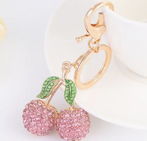 Venta al por mayor en existencias exquisito bolso encantos accesorio mujer lindo 3D metal rhinestone cereza llavero - Product Image 6