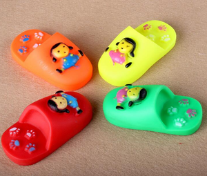 ของเล่นสุนัข รองเท้ายาง ของเล่นสุนัขสุดน่ารักเพื่อสุขภาพ ของเล่นเคี้ยวสนุกสำหรับสุนัขพันธุ์เล็ก มีเสียงบีบ - Product Image 2