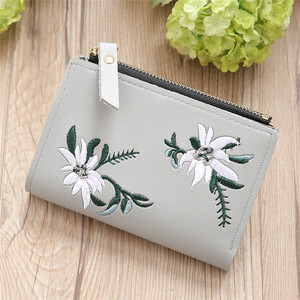 Hot Selling China Fashion Casual Ladies <strong>Wallet</strong> PU Leather Embossed Flowers Short <strong>Wallet</strong> Card Pack <strong>Cheap</strong> Coin Zipper <strong>Wallet</strong> - Product Image 2