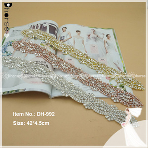 패션 컬러 진주와 크리스탈 트림 재봉 신부 새시 리본 아플리케 DH992