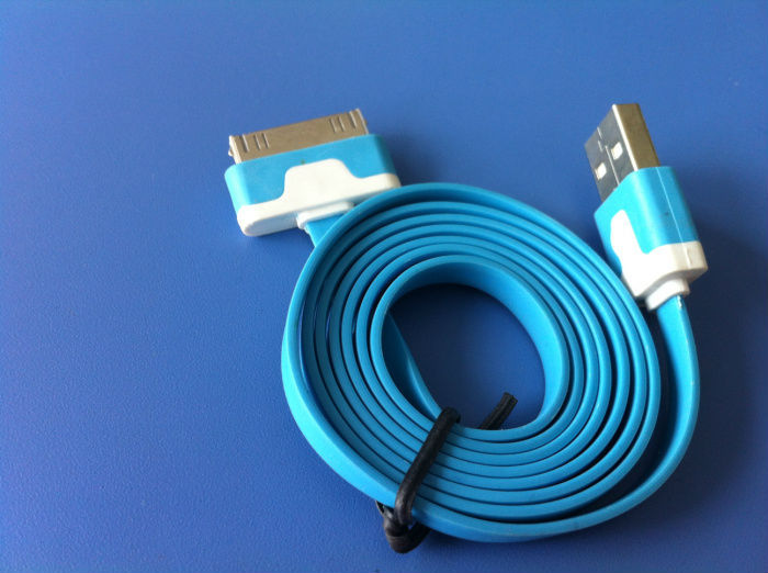 2013 vente chaude cable USB plat pour iphone4