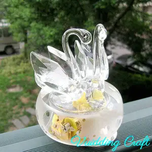 Expensive Transparent Swans Music Box Crystal For Valentine's Day