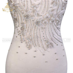 ผ้าสักหลาดประดับหินไรน์สโตนทำมือปักลายดอกไม้สไตล์ DRA-025สำหรับเจ้าสาว - Product Image 4