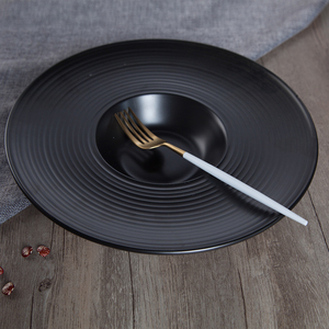 Plato de porcelana con borde ancho, <span class=keywords><strong>platos</strong></span> de <span class=keywords><strong>Pasta</strong></span> de color negro mate - Product Image 1