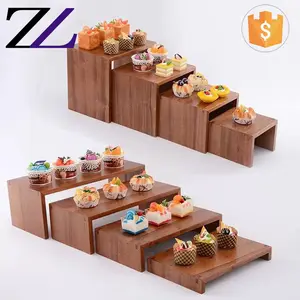 Catering materiaal & apparatuur decoratief hout gesneden hotel buffet verhogingen riser dessert voedsel rek buffet zoete display stand