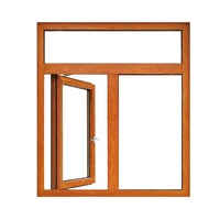 Fenêtres et porte en aluminium discret, fenêtres en bois, couleur du bois