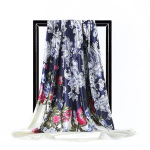 Di estate di Colori Del Fiore di Stampa Sciarpa di Seta per Le Donne di Grandi Dimensioni Raso Hijab Sciarpe <span class=keywords><strong>Testa</strong></span> <span class=keywords><strong>Fazzoletto</strong></span> 90x90 centimetri di Disegno di Marca scialli Stole - Product Image 2