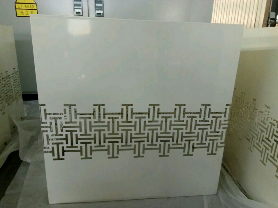white flower planter