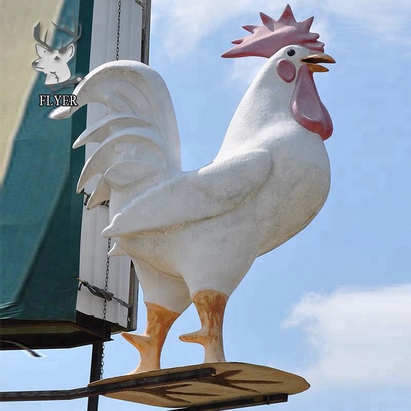 Statuetta in eramia a forma di gallo e gallina im Kanton Tessin