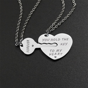 Collana con Ciondolo a Forma di Cuore in Acciaio Inossidabile, Incisione Laser, Colore Argento, Simbolo di Amore Eterno per Coppie - Product Image 1