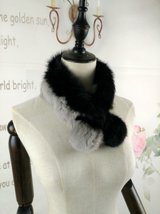 ESTABLE suave Bienes Naturales Rex Rabbit Fur Punto Snood Bufanda Con Pompones - Product Image 2