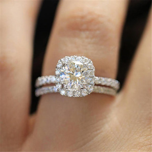 Più nuovo Modo Lucido Completa di Cristallo Anelli di Fidanzamento Doppio Cerchio Cubic Zirconia Anello di Barretta Per Le Donne