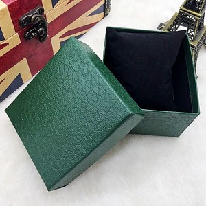 Bán buôn 2025 hình vuông da dập nổi Giấy hộp đồng hồ với gối nhiều màu sắc - Product Image 4
