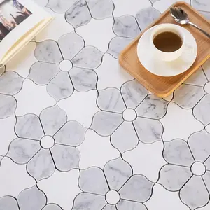 Белая мозаичная плитка из акварели с цветочным мрамором