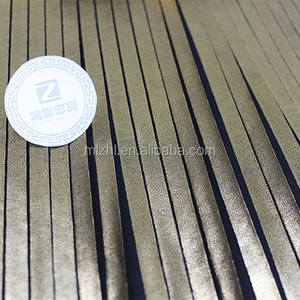 Tessuto Plissettato Dorato Lucido all'Ingrosso per Abiti e Gonne, Tessuto Plissettato con Lamina Dorata - Product Image 3
