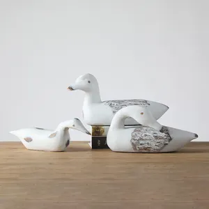 China Rustic Polyresin Handmade Modern White sea gull Ornament Home Decor