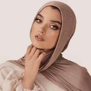 Popolare velo islamico del commercio all'ingrosso di modo Donne Musulmane plain stretch jersey di cotone sciarpa del hijab