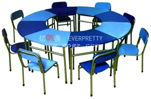 sillas de madera de escritorio del estudiante y silla de los niños la lectura de escritorio y una silla