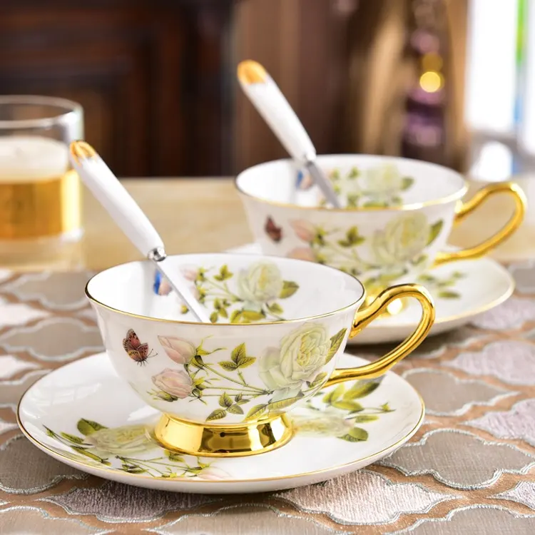 Benutzer definierte Logo Blumen Keramik Kaffeetassen Bone China 200ml Tee tassen und Untertasse Set Porzellan tassen