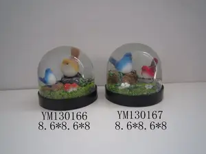 Resina globo di neve palla di neve, globo di neve con figurine all'interno