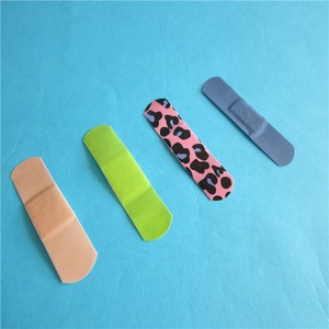 Vente en gros de pansements imprimés de dessins animés plâtre adhésif pour enfants avec boîte en fer blanc bon marché - Product Image 3