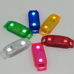 Đảng Hot Bán thời trang nhấp nháy sốc kích hoạt <span class=keywords><strong>LED</strong></span> Giày <span class=keywords><strong>Clip</strong></span> <span class=keywords><strong>Led</strong></span> Lắc ánh sáng giày cho dây giày - Product Image 1