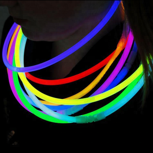 Collier néon lueur dans le noir pour mariage d'<span class=keywords><strong>Halloween</strong></span> Colliers lumineux en vrac de bâtons lumineux de 22 pouces Colliers lumineux avec connecteurs - Product Image 1