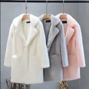 OEM Grosir Kustom Mantel Bulu Palsu Wanita Ukuran Besar 8XL Jaket Wanita Mode Mantel Musim Dingin Bulu Imitasi Shenzhen Lily Cheng