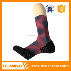 De alto rendimiento de lujo calcetines de compresión de amortiguación para terneros - Product Image 2