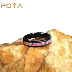 POYA Dei Monili 4 millimetri Cupola Intarsiato con Opale di Fuoco Anello di Tungsteno Nero - Product Image 1