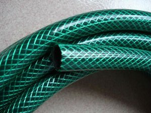 Manguera de Jardín Flexible de Polietileno Verde de Almighty Exports, 1.5 de Diámetro Exterior, 1 de Diámetro Interior, para Riego, Estándar ISO, Longitud de 50m/100m - Product Image 1
