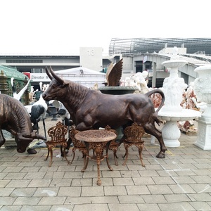 Escultura de vaca de bronce, tamaño real, a la venta - Product Image 2