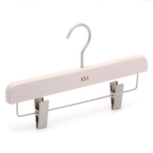 Cintre pour pantalons et manteaux en bois, couleur gris lavage, accessoires traditionnels - Product Image 5