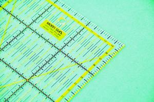 Kit de regla de retazos de costura de acrílico grueso profesional de 2,5 cm - Product Image 3