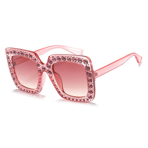 <span class=keywords><strong>Lunettes</strong></span> <span class=keywords><strong>de</strong></span> soleil naturelles pour femmes, <span class=keywords><strong>monture</strong></span> en diamant, strass, surdimensionnée, vêtement <span class=keywords><strong>de</strong></span> marque, verres dégradés noirs, <span class=keywords><strong>mode</strong></span> <span class=keywords><strong>de</strong></span> styliste, 11832 - Product Image 1