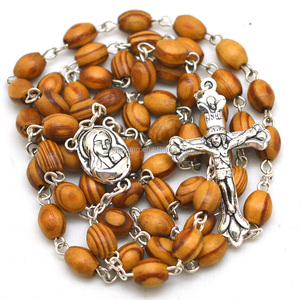 Venta al por mayor religiosa Oliva Oval de madera Santo suelo y Jerusalén Cruz católica rosarios con caja de regalo - Product Image 2