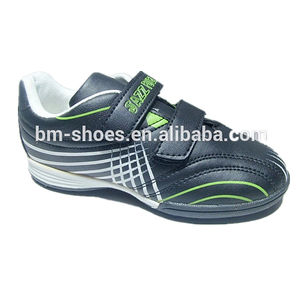 Suela plana interior niños <span class=keywords><strong>zapatos</strong></span> de fútbol al por mayor - Product Image 1