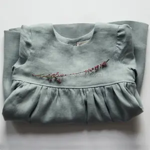 Bebé gris de niñas vestido de lino con manga larga para otoño cuello redondo sobre la rodilla vestido de bautismo hecho con pre lavado ropa