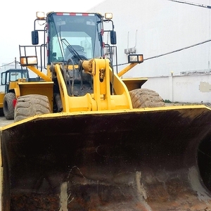 Komatsu WA380 d'occasion Chargeur frontal sur pneus fabriqué au Japon avec composant de moteur central - Product Image 1