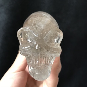 Teschi Alieni in Cristallo di Quarzo Naturale Intagliati a Mano Personalizzati, Teschi a Testa Lunga in Quarzo Fumé a Grandezza Naturale in Vendita - Product Image 2